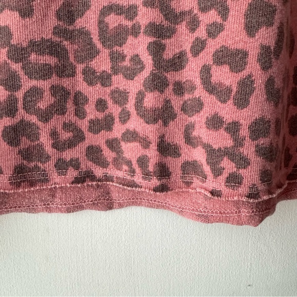 Sundry | Evereve Oversized Muted Pink Leopard Sweatshirt - Picture 6 of 10